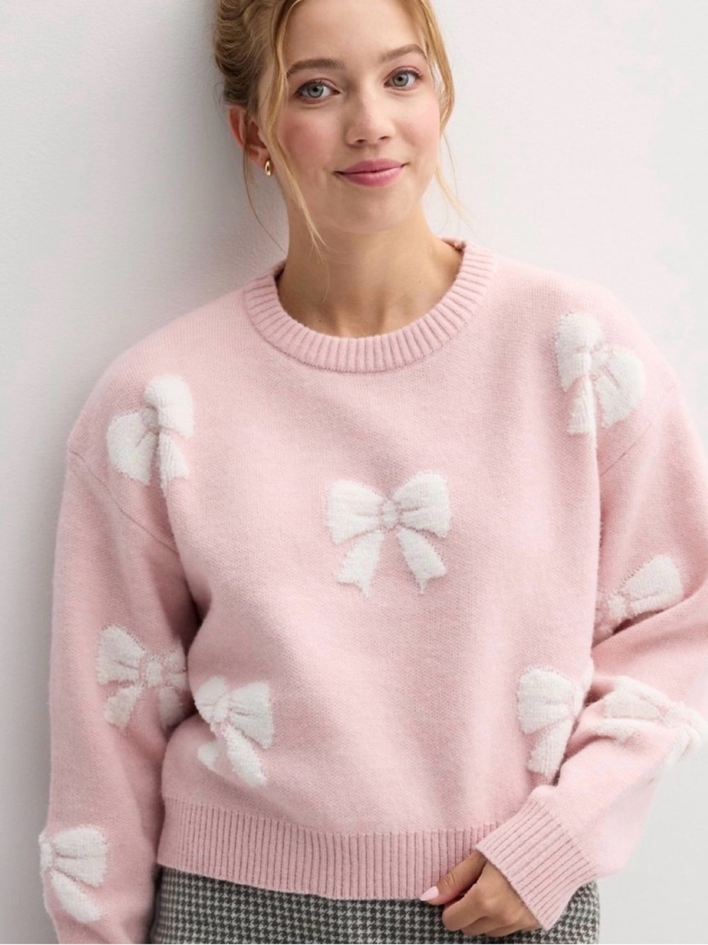 Harper & Ivy Women's Pink Bow Crewneck Sweater